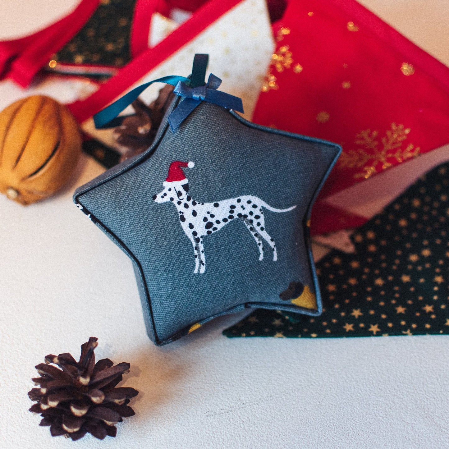 Christmas Dogs Padded Fabric Hanging Star - Sophie Allport - F&B Crafts - F&B Crafts