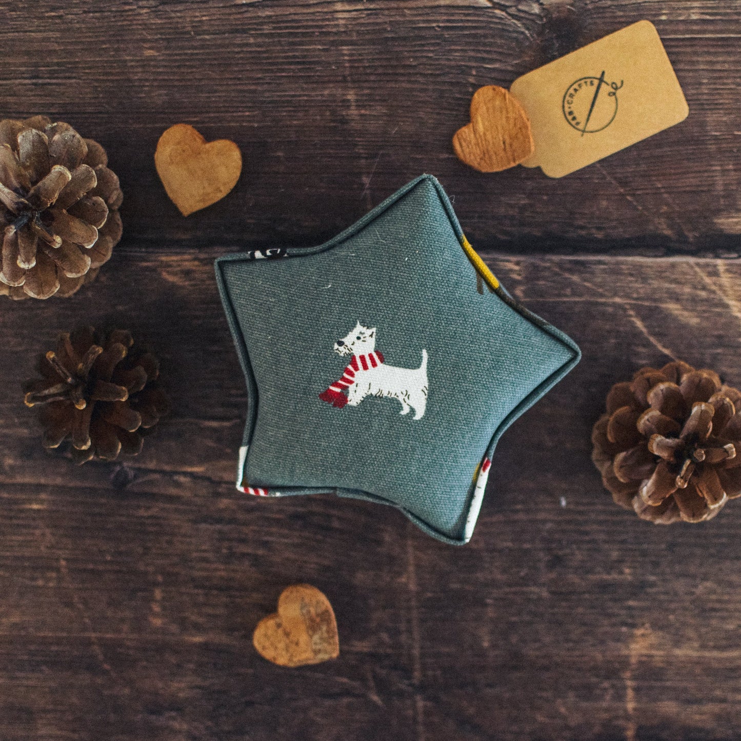 Christmas Dogs Padded Fabric Hanging Star - Sophie Allport - F&B Crafts - F&B Crafts