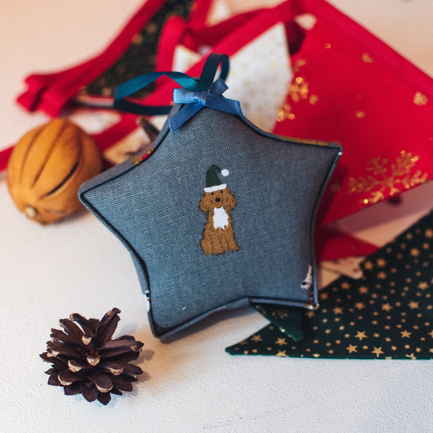Christmas Dogs Padded Fabric Hanging Star - Sophie Allport - F&B Crafts - F&B Crafts