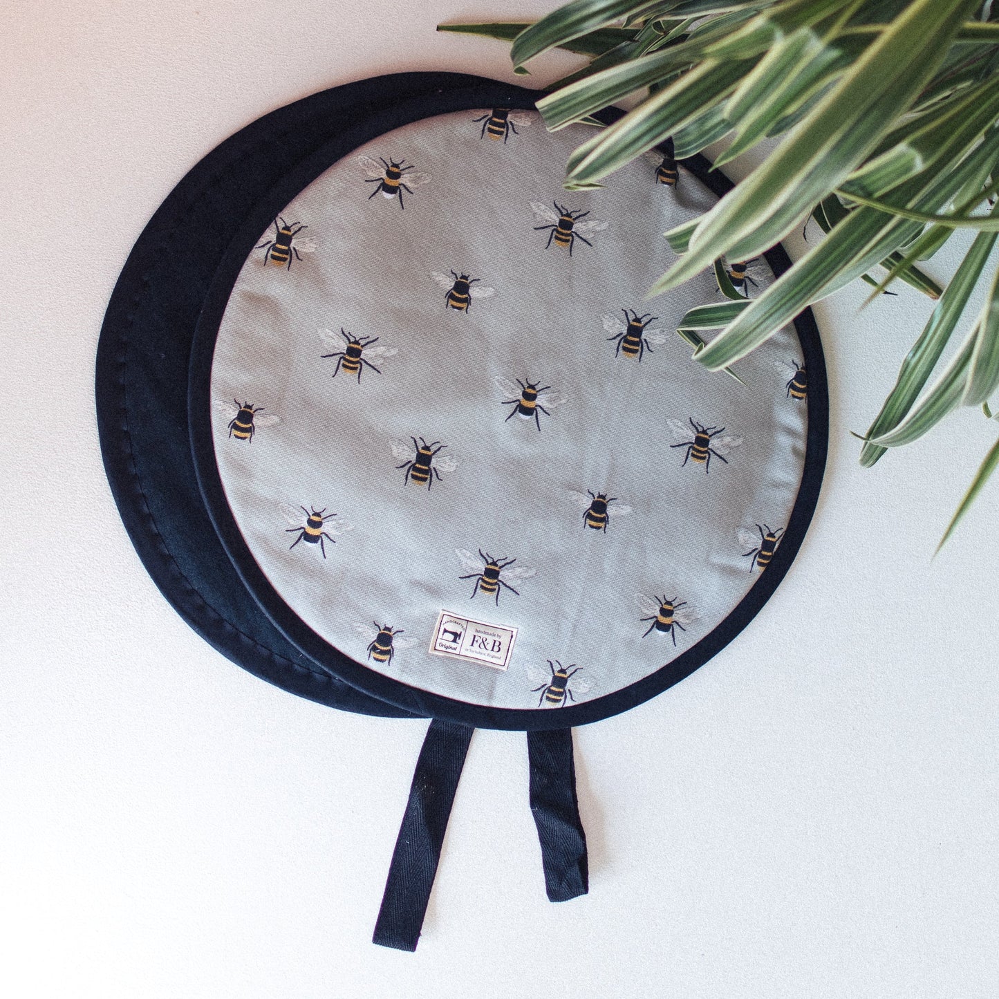 Sophie Allport Bee Print Hob Covers - F&B Crafts - F&B Handmade