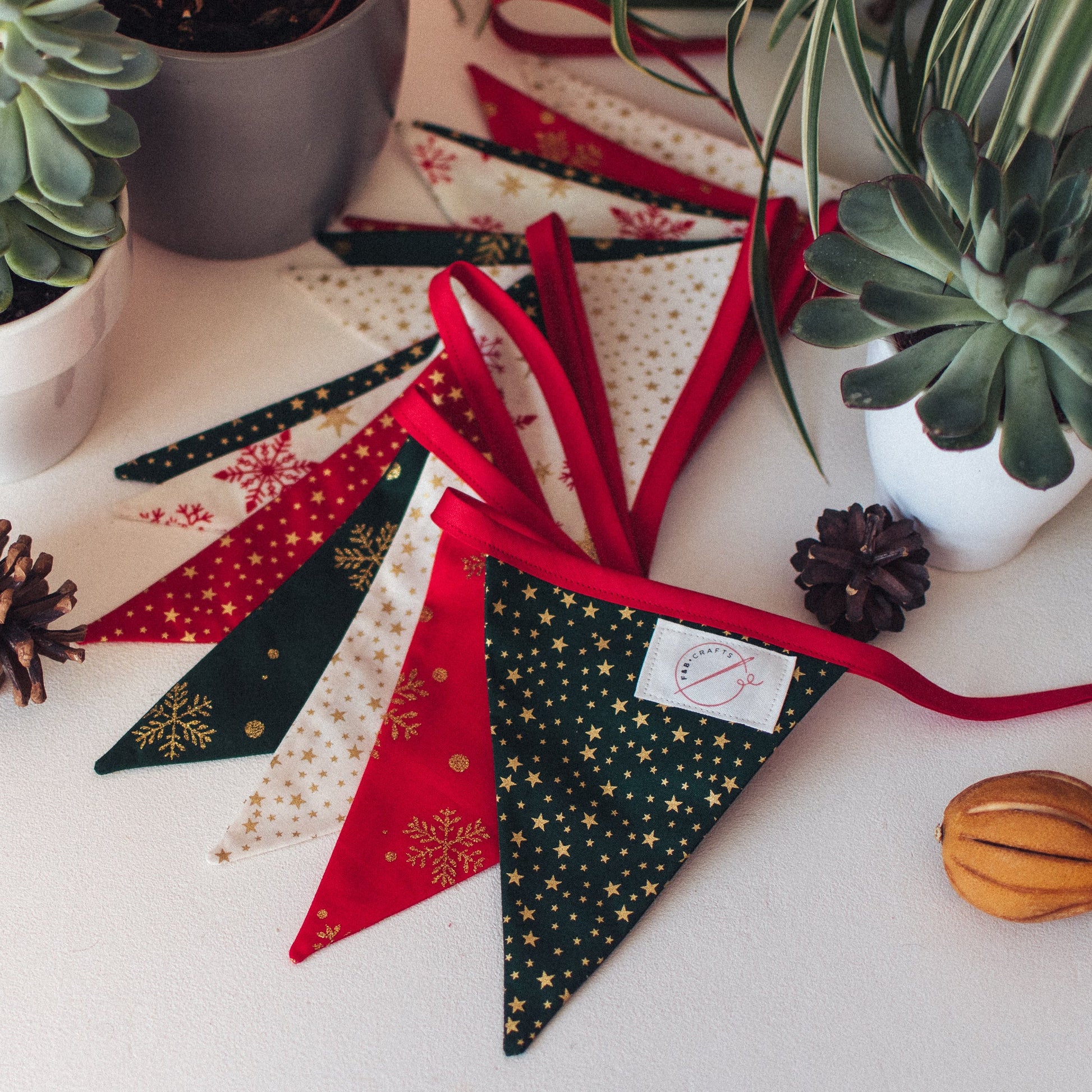 Red, Green, Gold & Cream Christmas Bunting (3m) - F&B Crafts - F&B Handmade