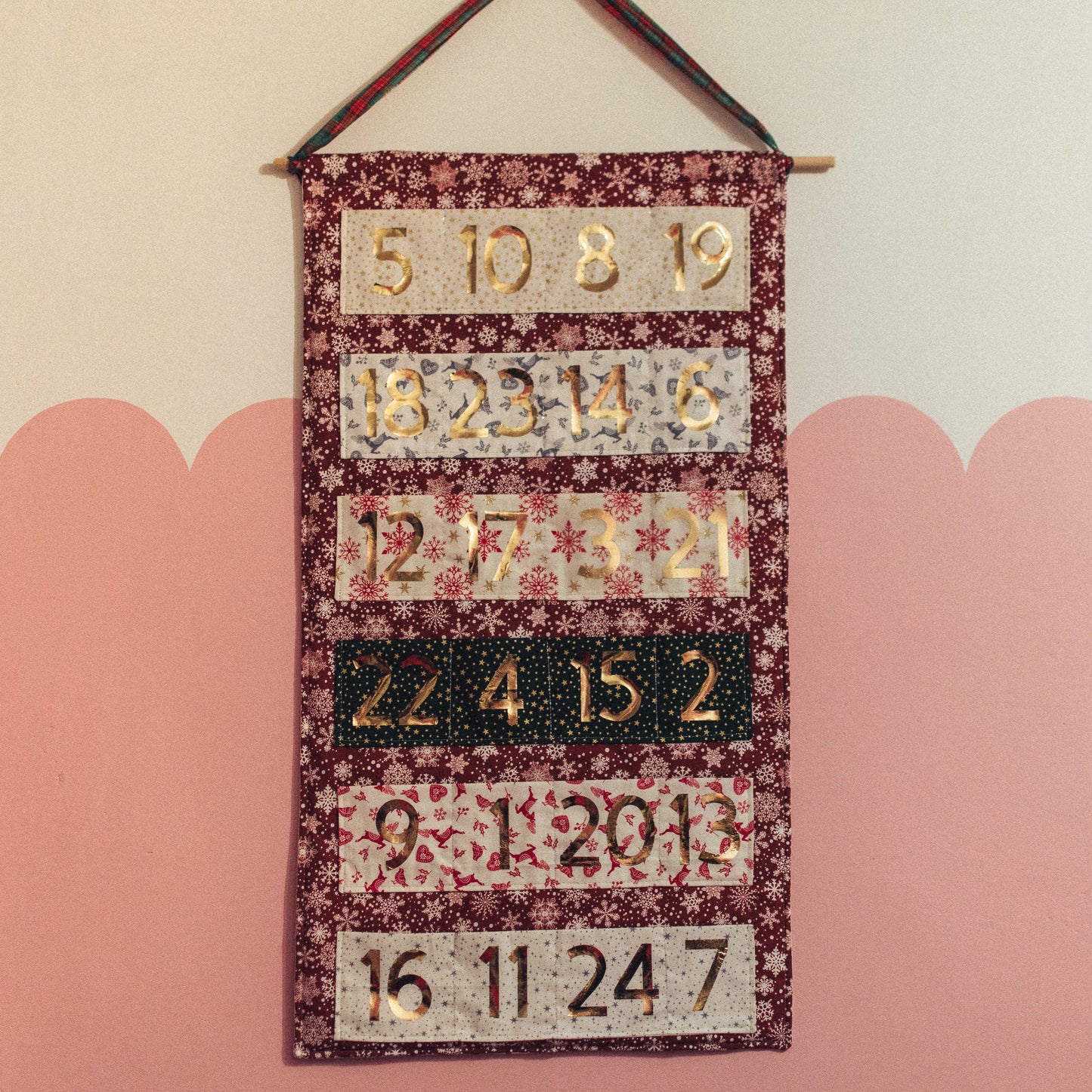 F&B Crafts - Christmas Advent Calendar for small gifts, chocolates or sweets - Scandinavian and christmas fabric