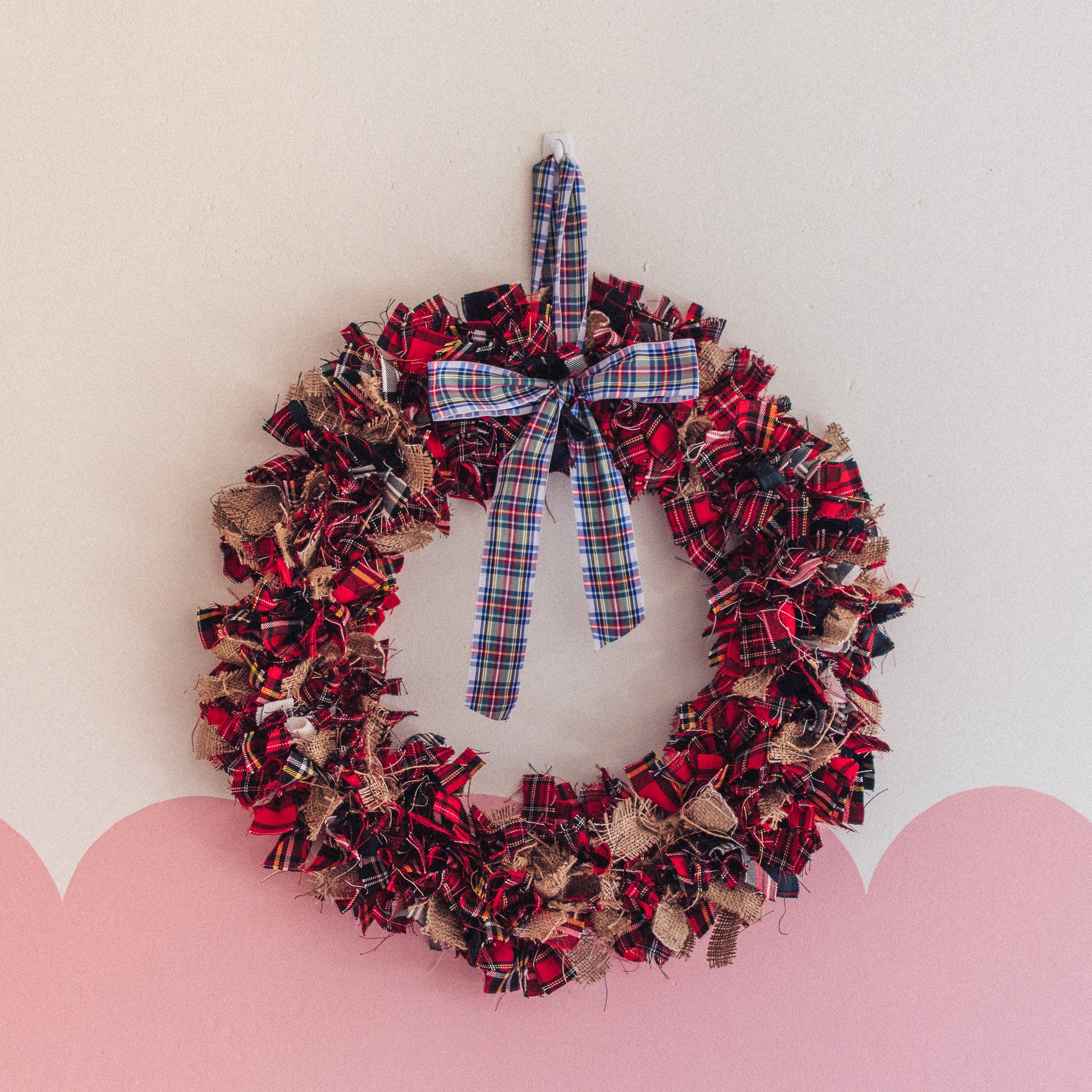 F&B Crafts - Red Tartan and Hessian Wreath - Autumn and Winter Home Decor