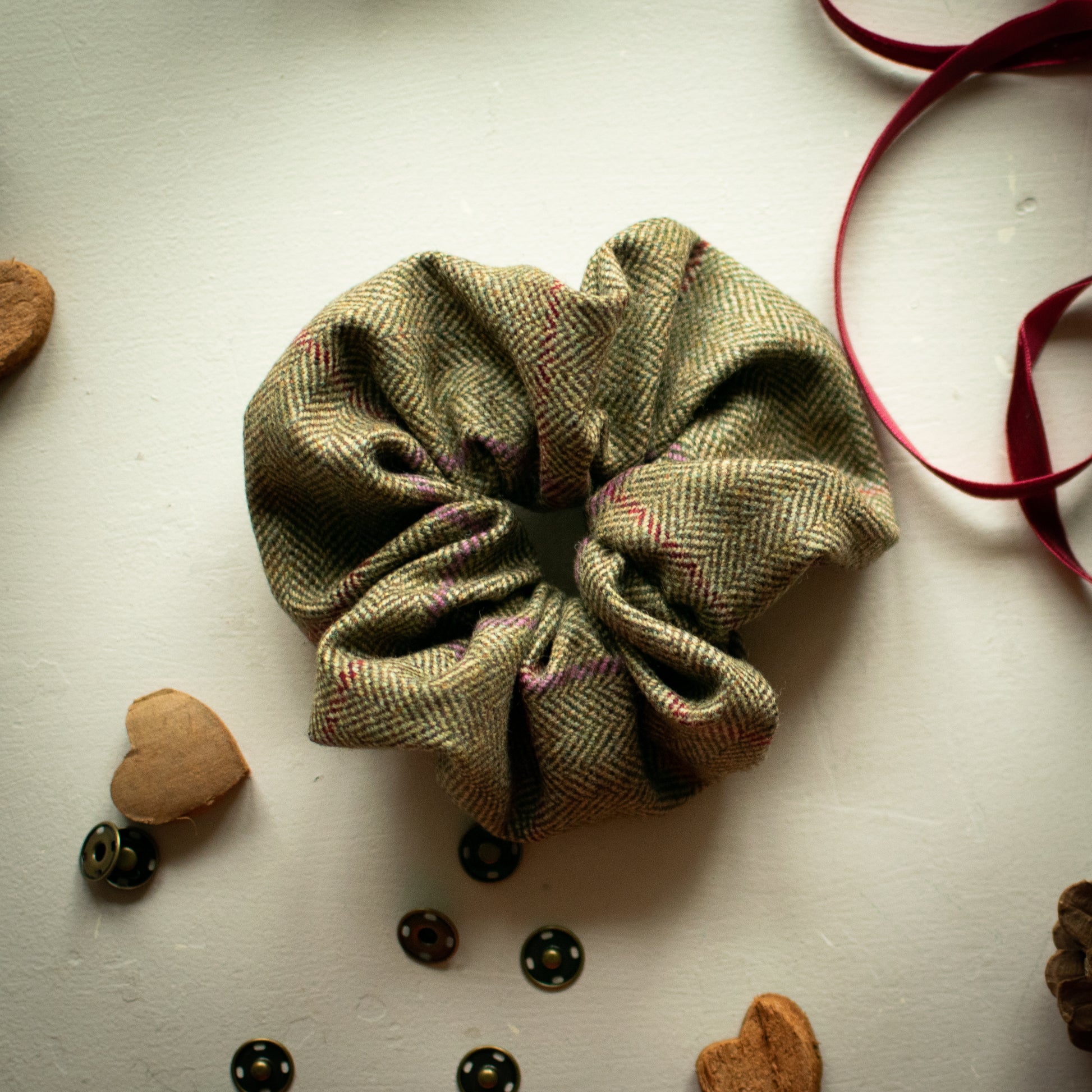 Khaki red and pink tweed scrunchie handmade in yorkshire by F&B 