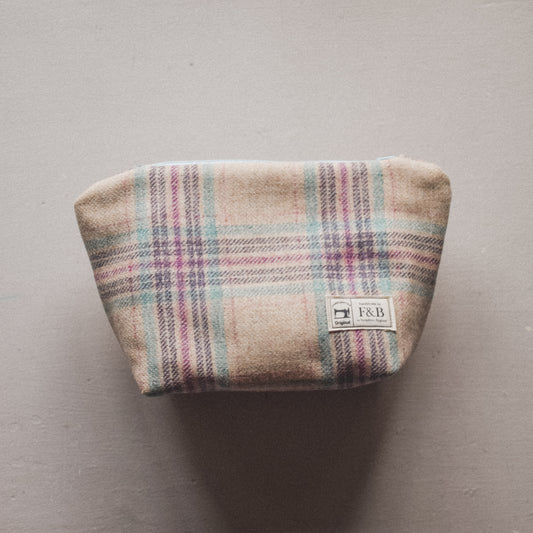 Cream Light Blue, Light Pink and Purple Tweed linnet wash bag by F&B - Country Accessories